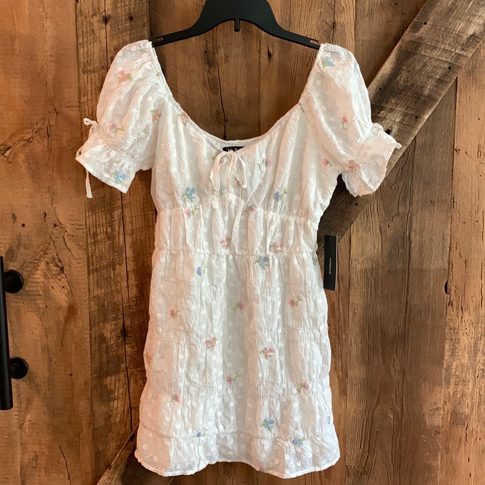 NWT Lulu’s Live in Sunshine Floral Eyelet Dress M